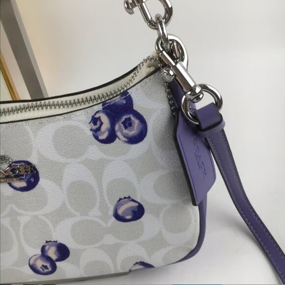 NWT Coach Teri Shoulder Bag In Signature Canvas With Blueberry Print - Picture 2 of 8